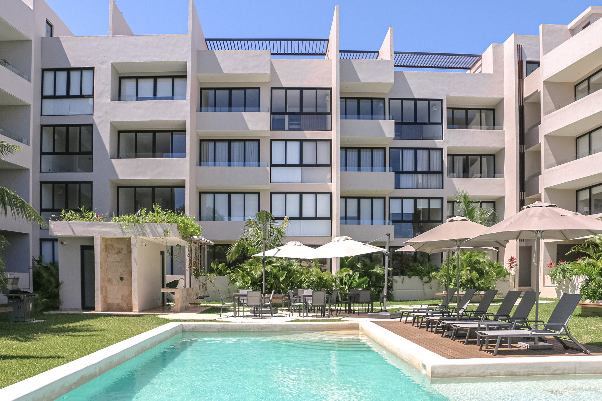 2 Bed in Luxury Development, Gym, Pool, Underground Parking